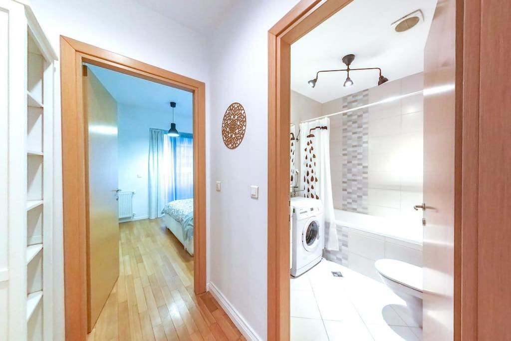 Old Town Spacious Apartment Bucarest Esterno foto