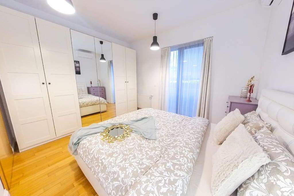 Old Town Spacious Apartment Bucarest Esterno foto
