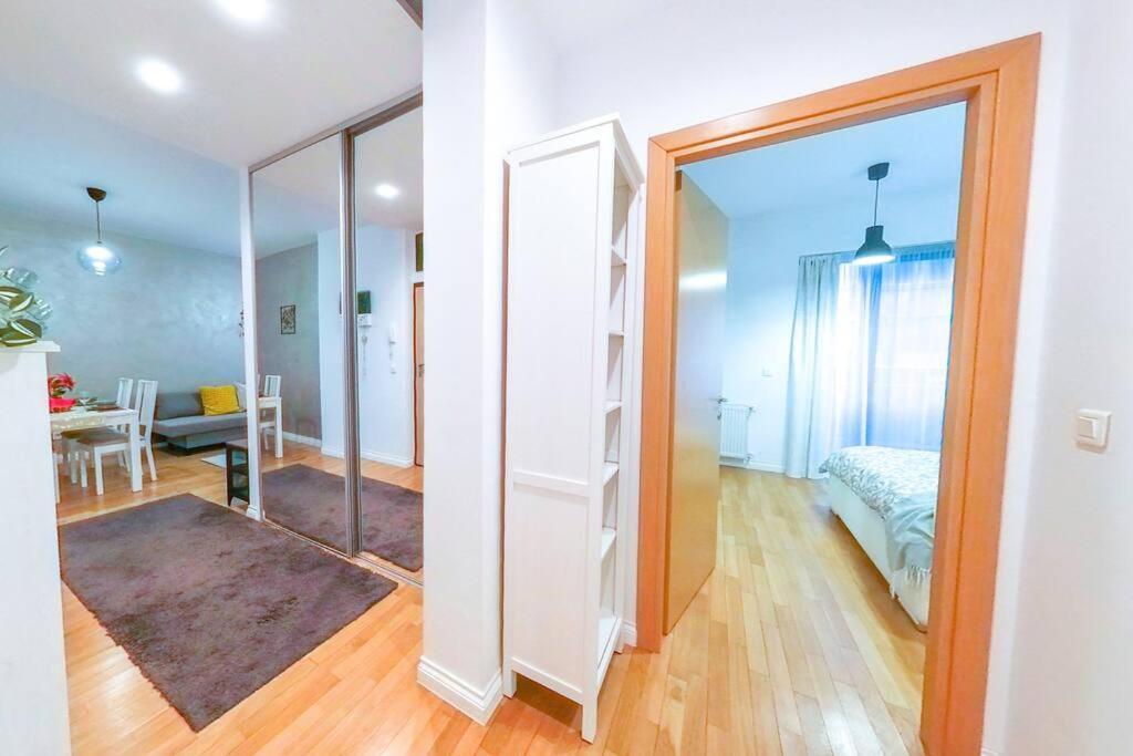 Old Town Spacious Apartment Bucarest Esterno foto