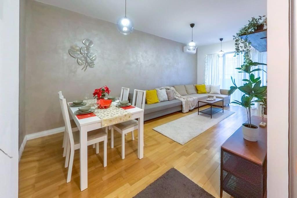Old Town Spacious Apartment Bucarest Esterno foto